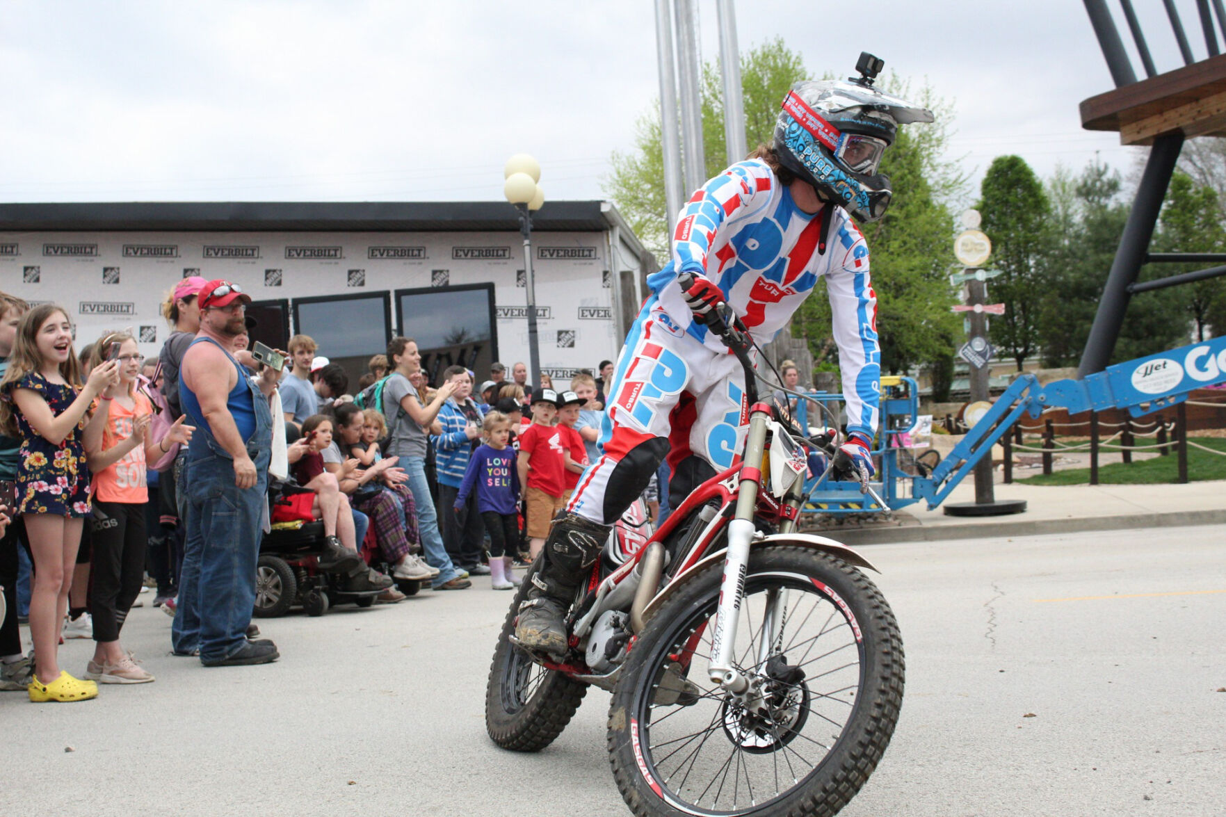 050222-mat-nws-jump8.jpg